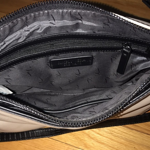 Simply Vera Vera Wang purse - Picture 4 of 4